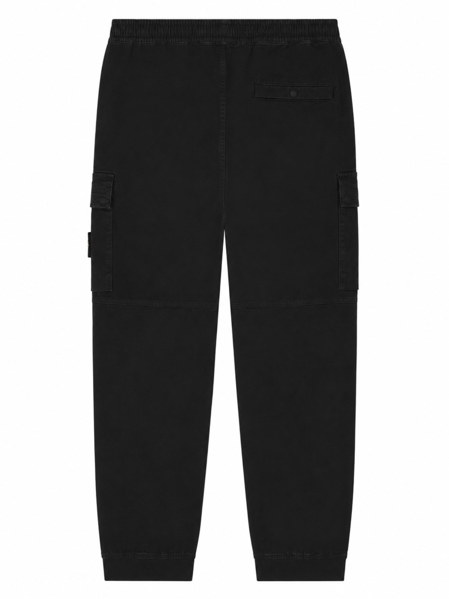 PANTALONE CARGO CON PATCH LOGO