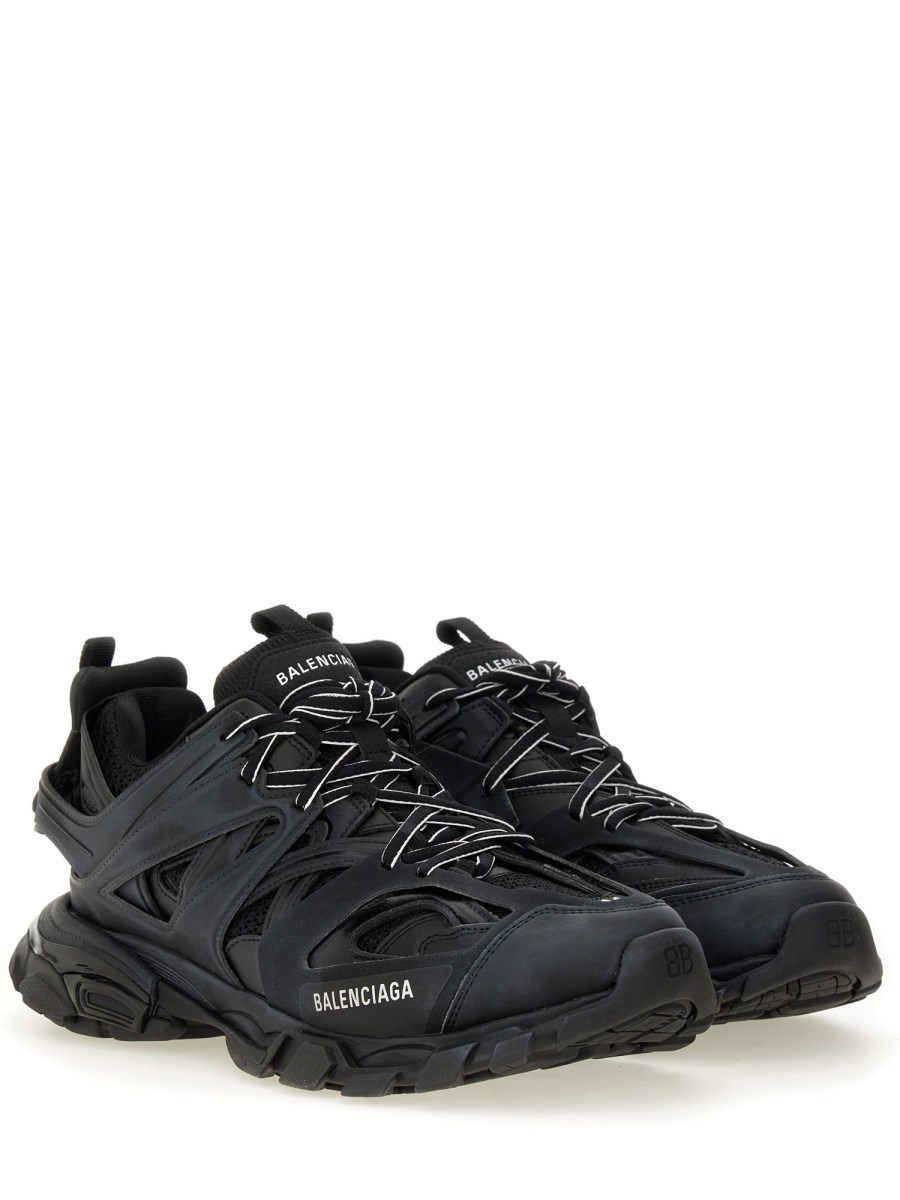 SNEAKER TRACK