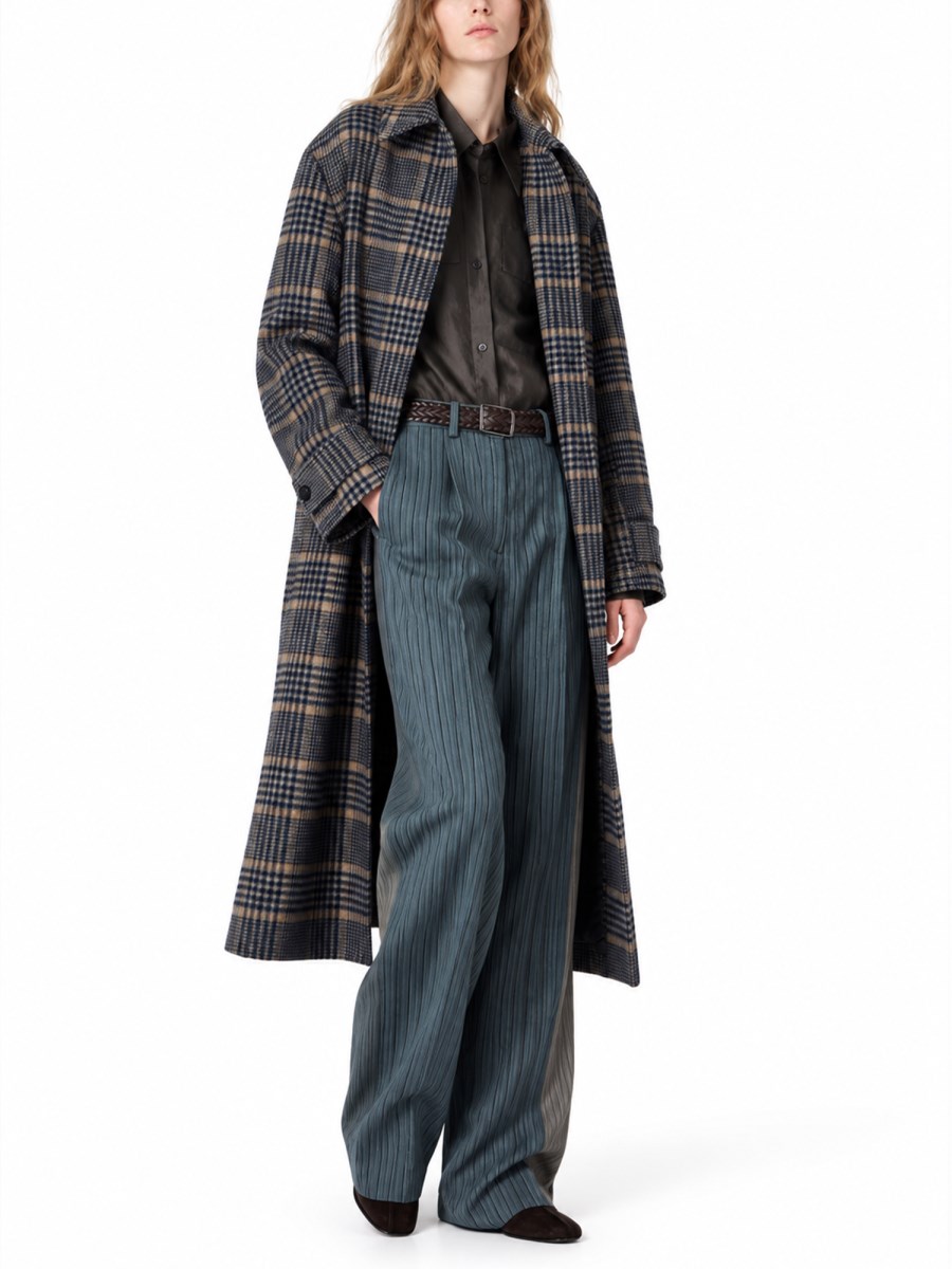 Cappotto in Lana con Bottoni sul Retro