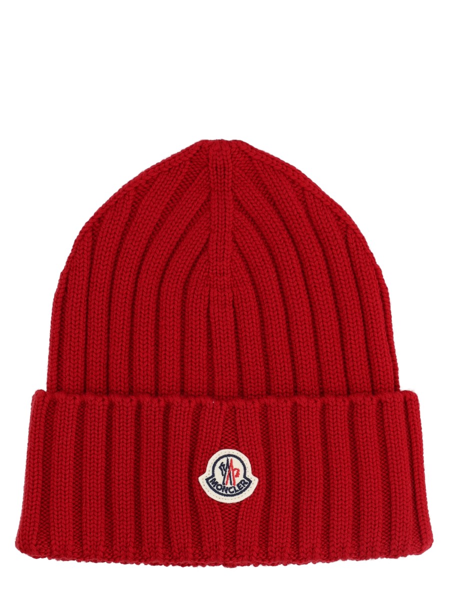 BERRETTO CON PATCH LOGO
