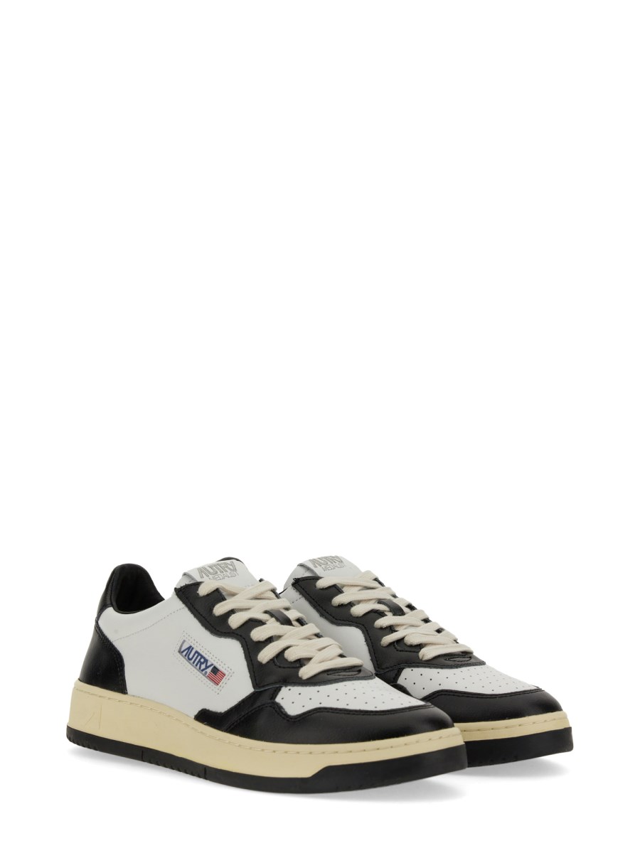 SNEAKER MEDALIST LOW