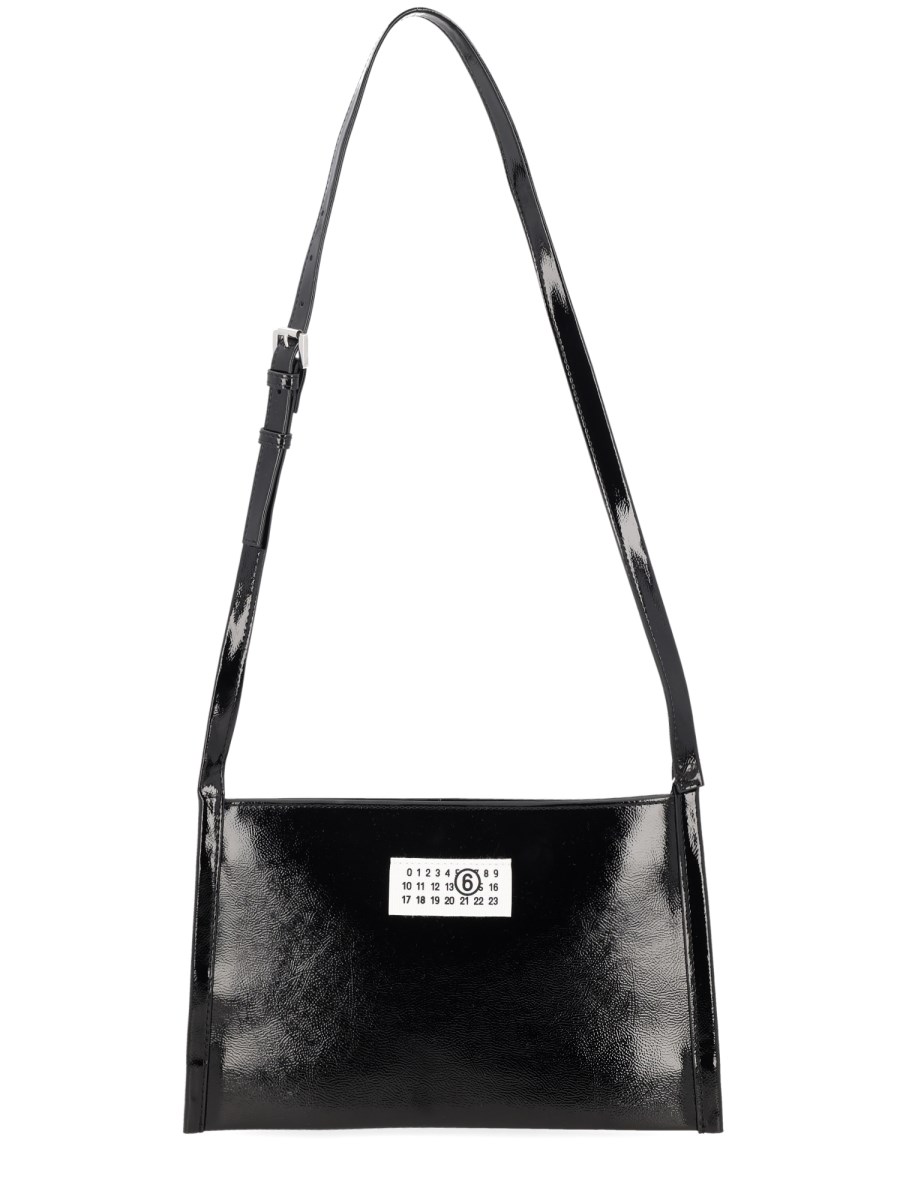 BORSA A TRACOLLA CON FINITURA LUCIDA