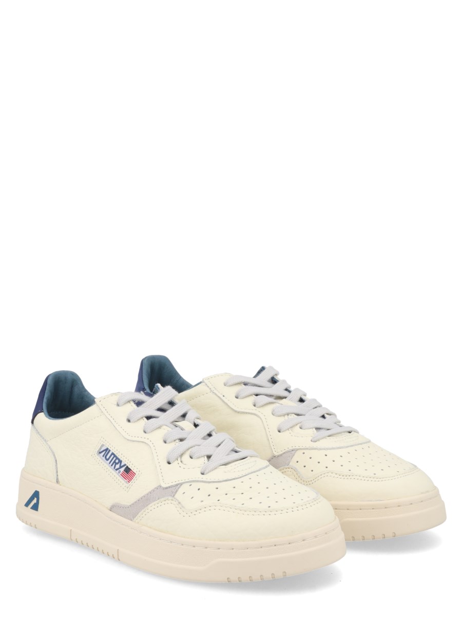SNEAKER MEDALIST LOW