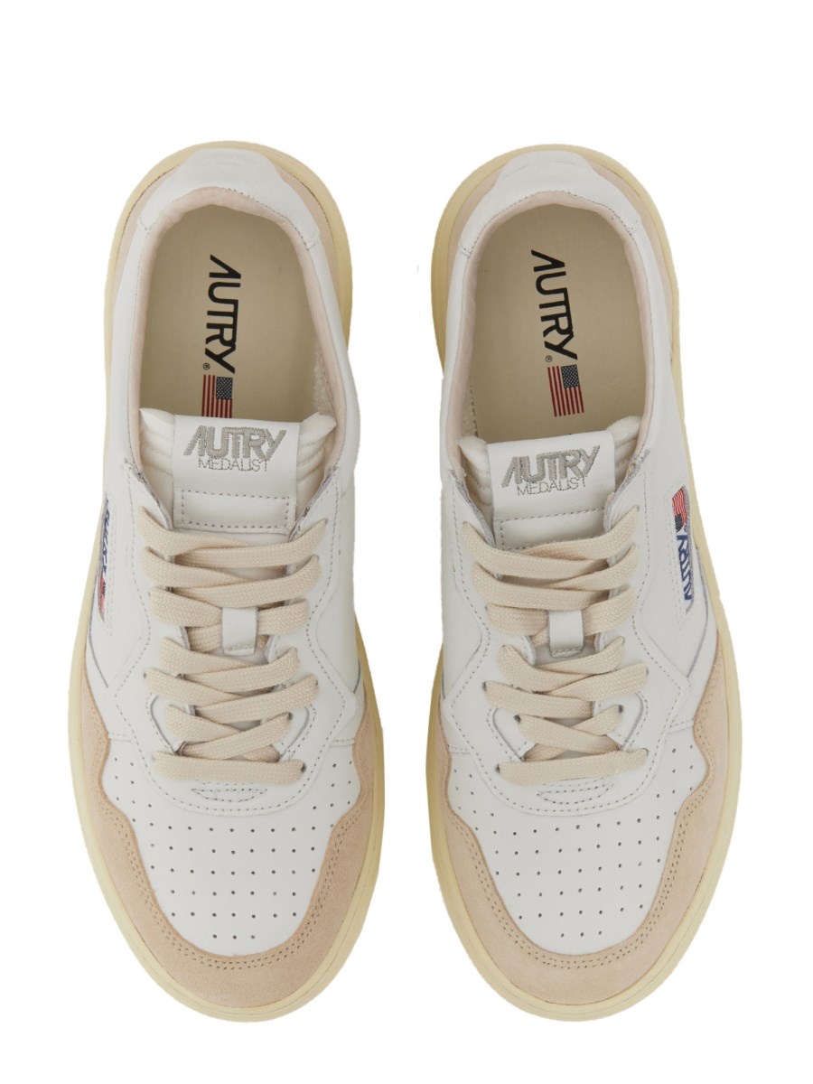 SNEAKER MEDALIST LOW