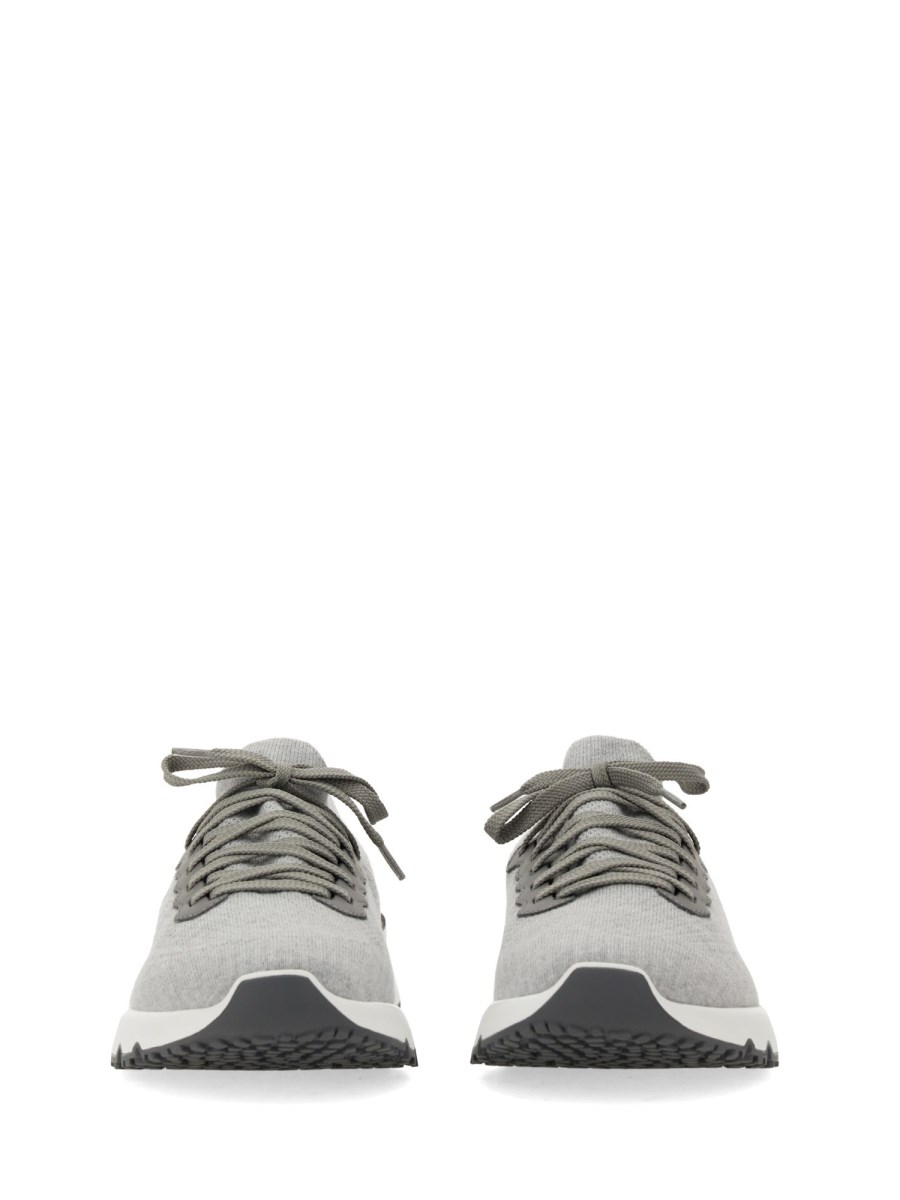 SNEAKER RUNNER