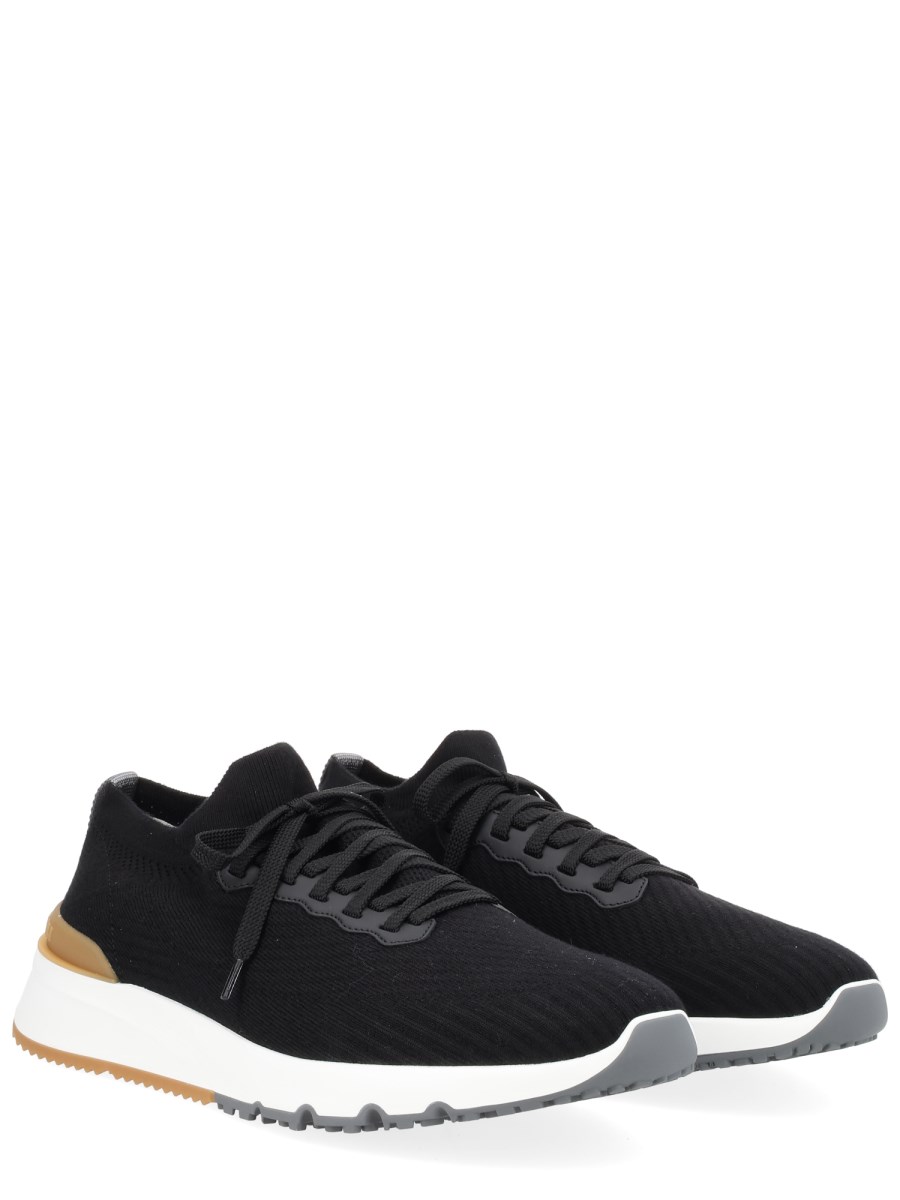 SNEAKER RUNNER