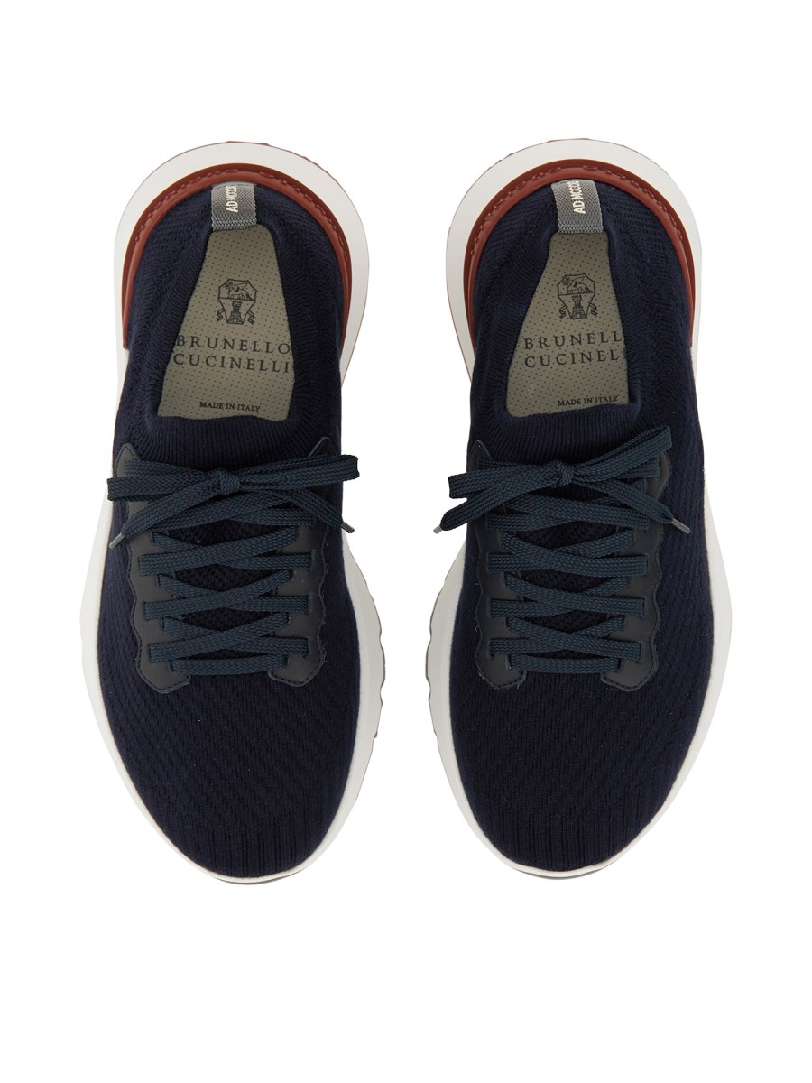 SNEAKER RUNNER