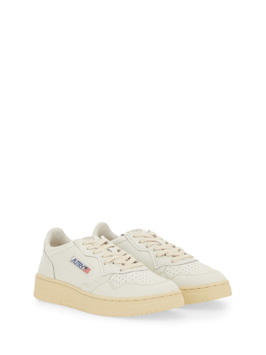 SNEAKER MEDALIST LOW