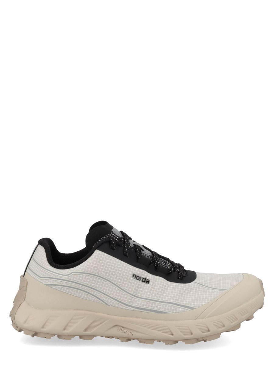 Sneaker 002