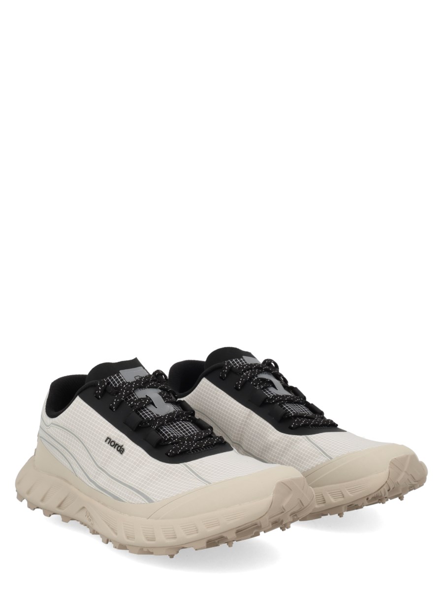 Sneaker 002