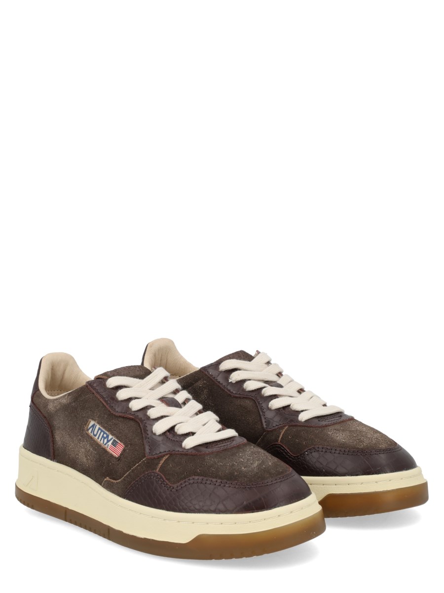 SNEAKER MEDALIST LOW