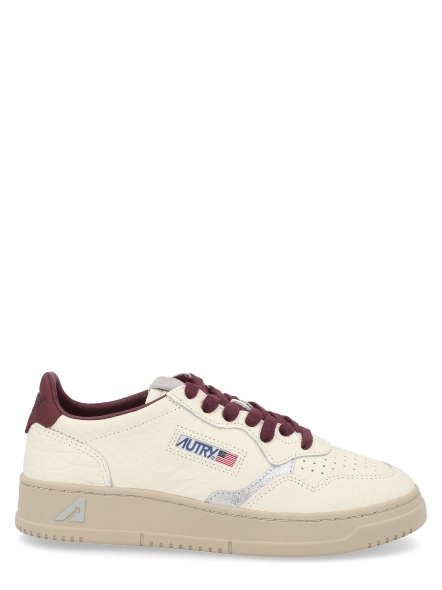 SNEAKER MEDALIST LOW