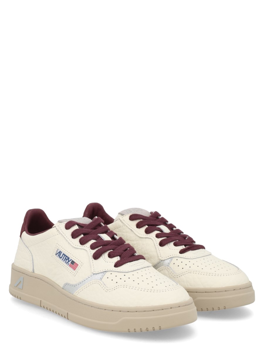 SNEAKER MEDALIST LOW