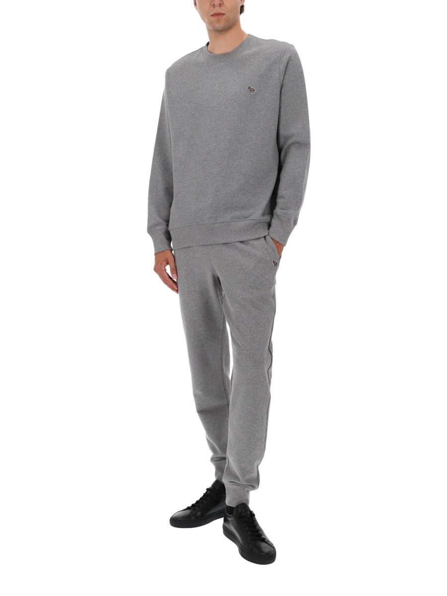 PANTALONE JOGGER CON PATCH ZEBRA
