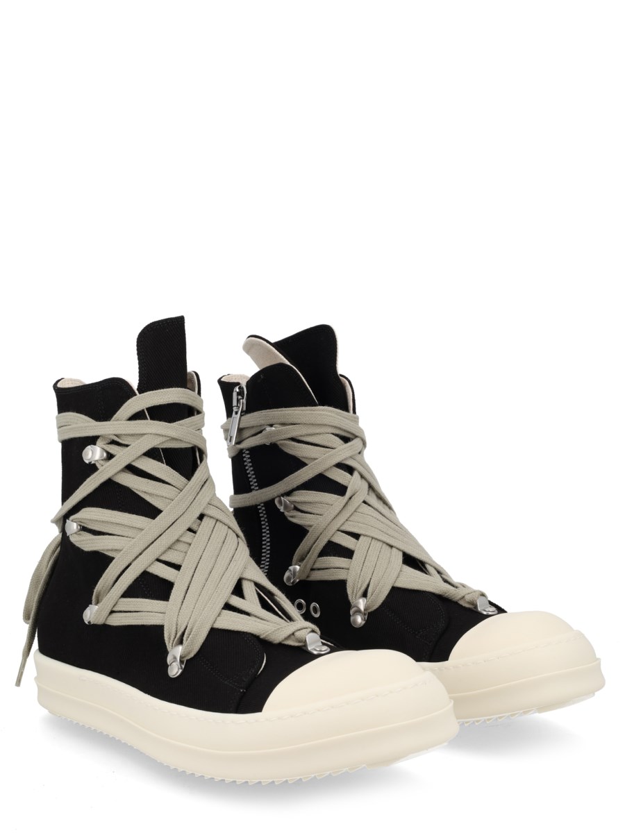 Sneaker Tower Megalace