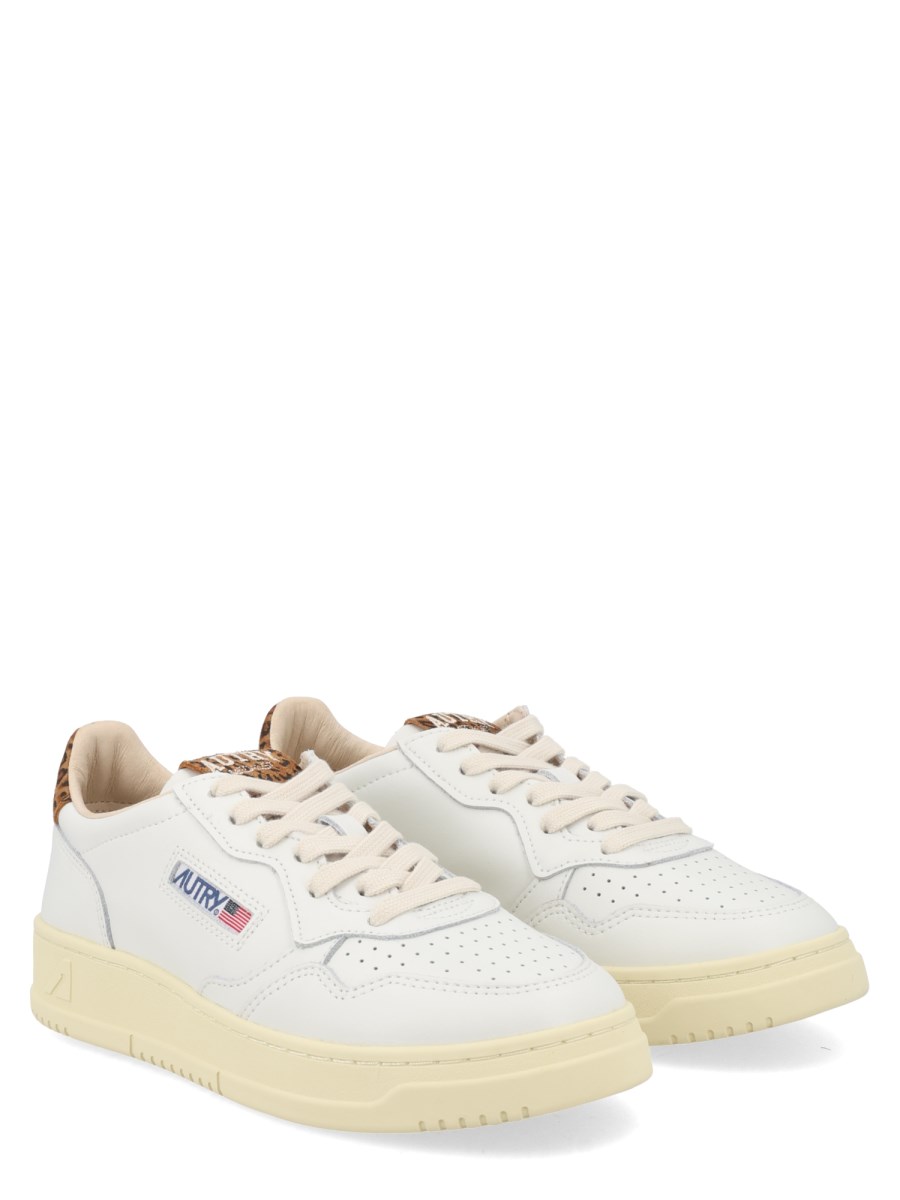 SNEAKER MEDALIST LOW
