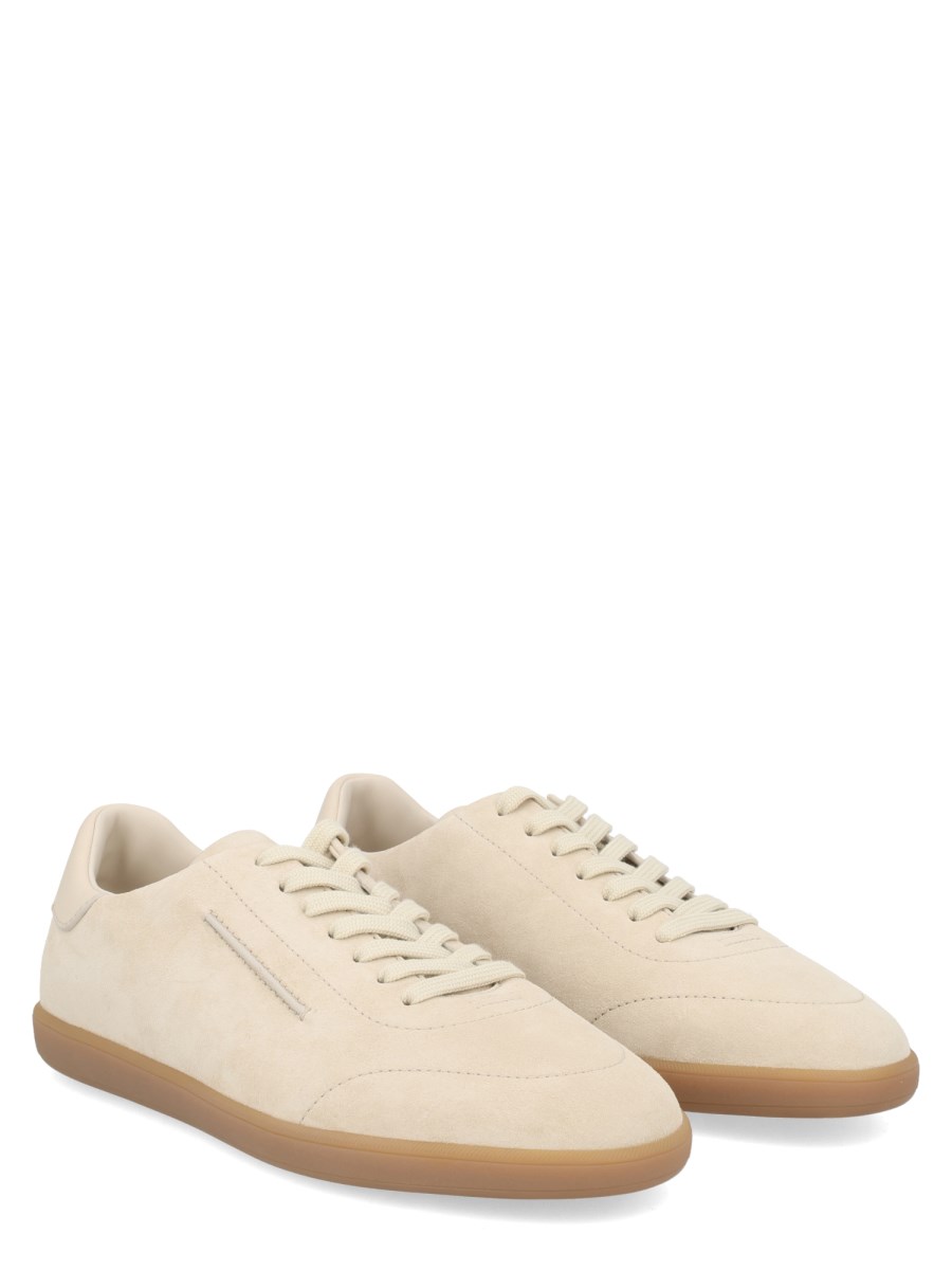 Sneaker 232