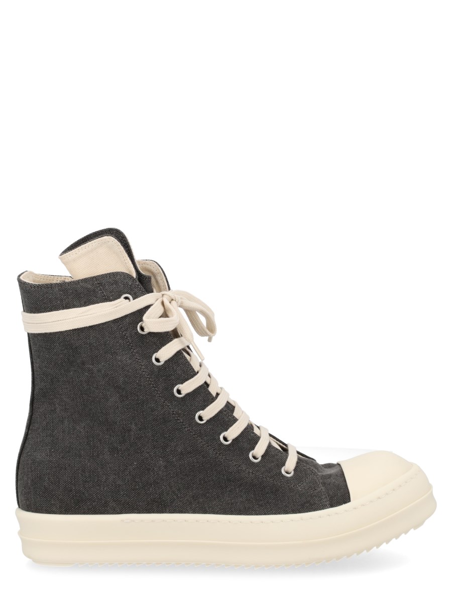 Sneaker Sneaks