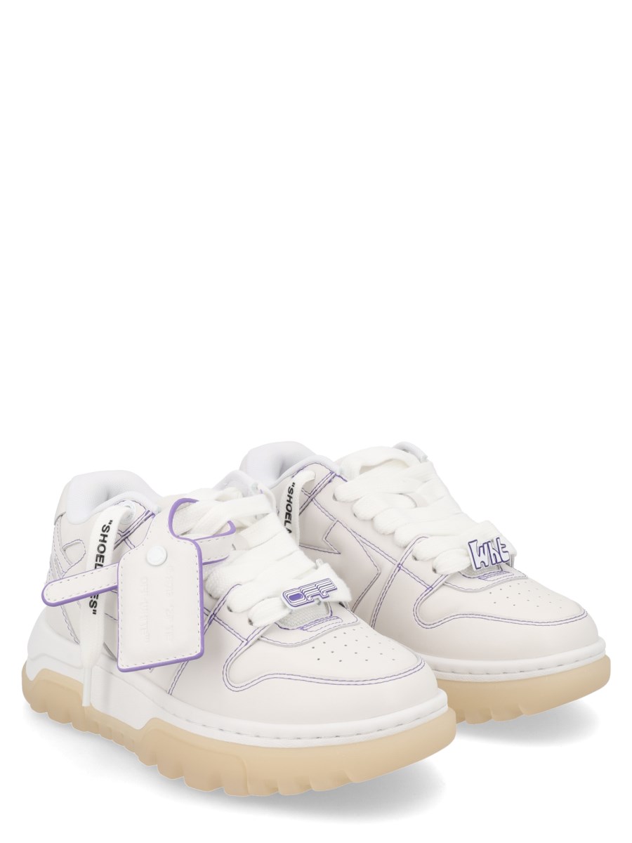 Sneaker Out Of Office Chunky
