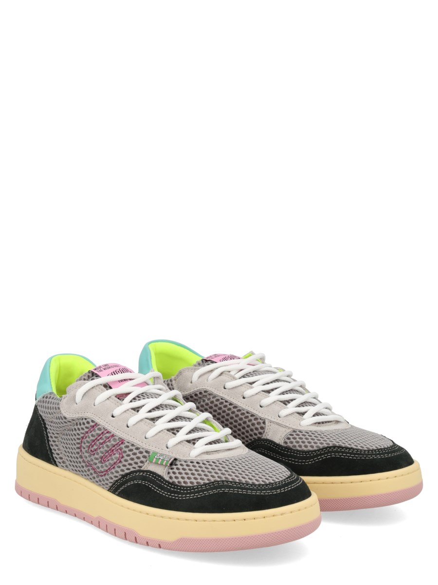 Sneaker Equal Special
